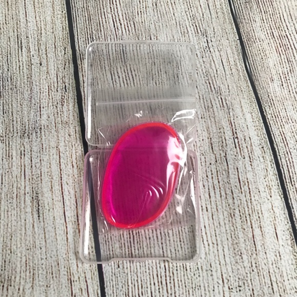 NEW Pink Silicone Gel Sponge Makeup Applicator - Picture 2 of 2